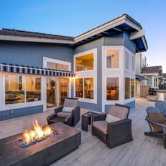 *Beautiful Ocean View Home! *Walk to the Beach*