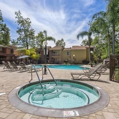 Cozy 2-bedroom in Central SD