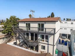 Blocks to the shore w/ Central AC, King Beds & BBQ