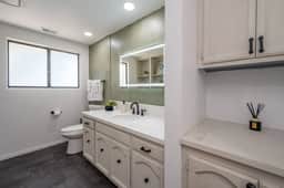 Main Ranch House - Great for Hosting!