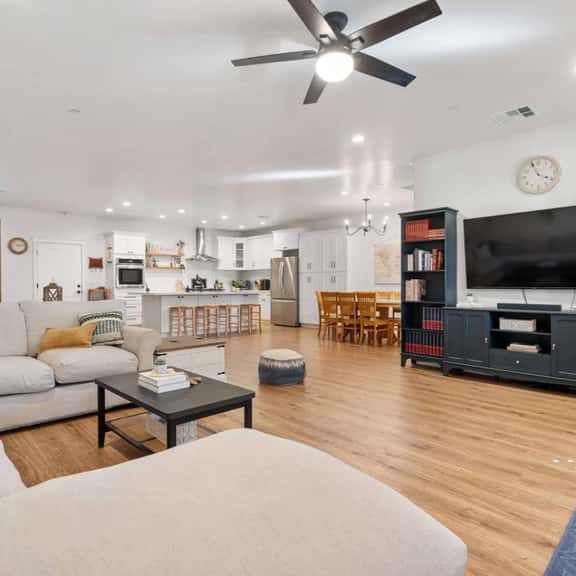 * Luxury Oasis Compound with Hot Tub + 3 Homes! * - Image 1