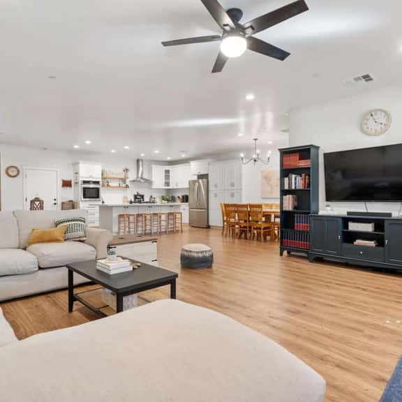 Escondido Oasis | Sleeps 10 + Hot Tub! - Image 1