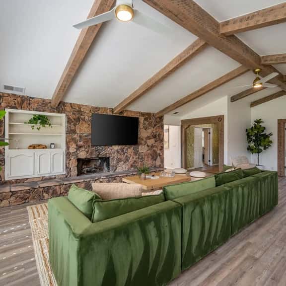 Main Ranch House - Great for Hosting! - Image 1