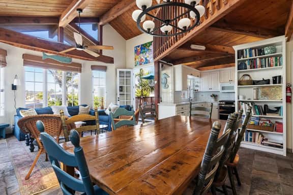 30 secs to Beach, Ocean-view patio, Roof Deck