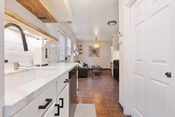 * Downtown Gem | Near Petco, Dining & Fun Spots *