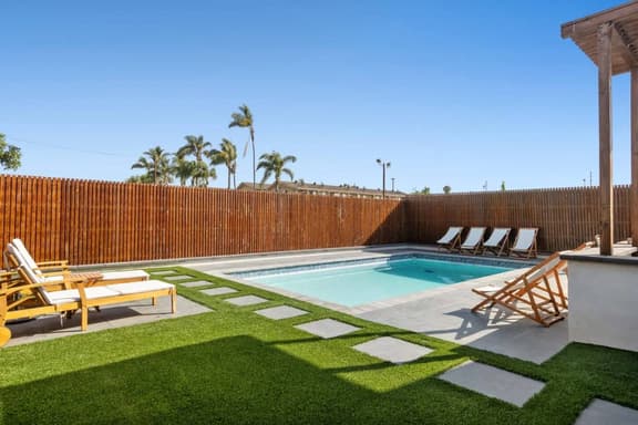 Family Pool House Oasis