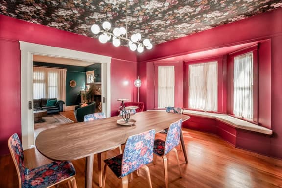 Gorgeous Eccentric Home with Cowboy Pool!