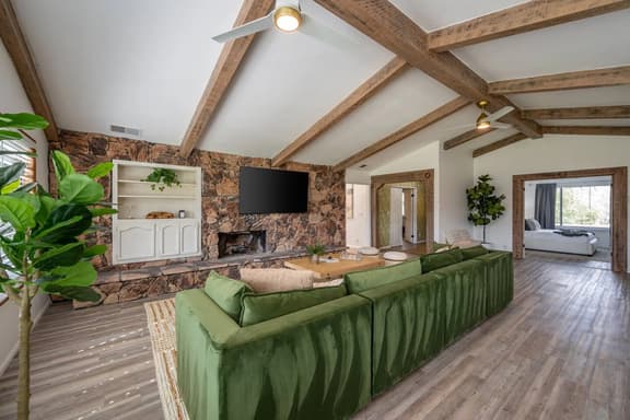 Main Ranch House - Great for Hosting!