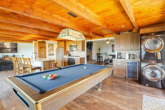 San Diego Retreat ·Jacuzzi + Billiards +Sleeps 12!