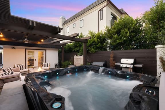 Cozy La Jolla Home with Hot Tub!