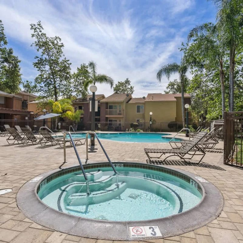 Cozy 2-bedroom in Central SD